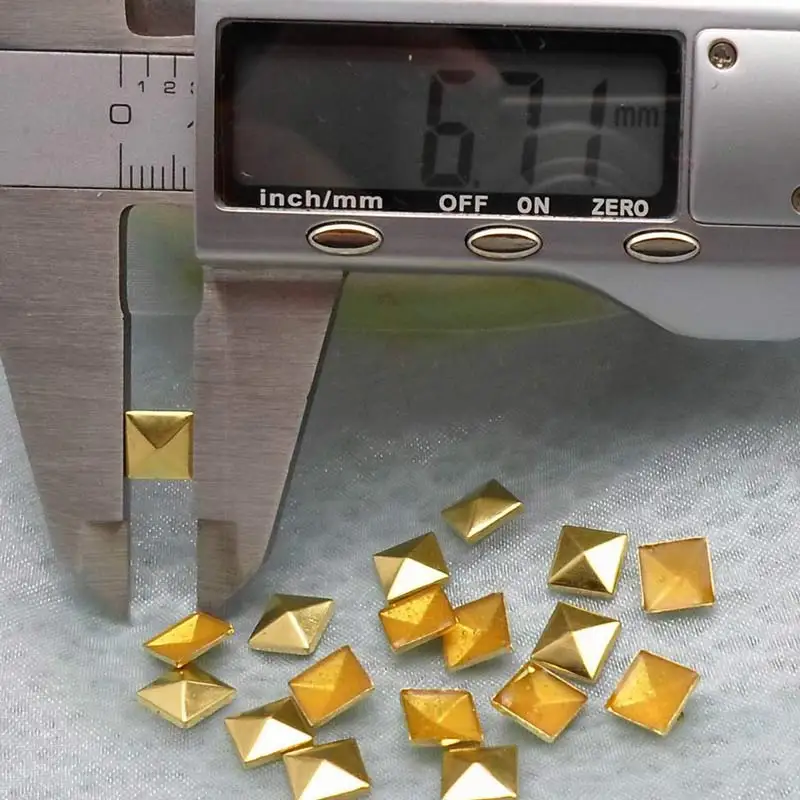 Beadsland исправленное железо на плоской задней пирамиде шпильки-1/4 "Flatback клей на шпильках 100 шт. 7X7mm 9X9mm
Beadsland исправленное железо на плоской задней пирамиде шпильки-1/4 "Flatback клей на шпильках 100 шт. 7X7mm 9X9mm