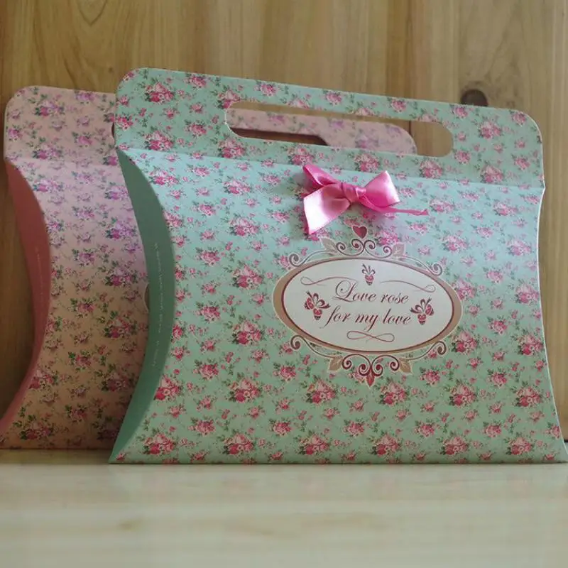 50pcs Floral Pillow Box Kraft Paper Bag For Guests Quality Wedding Decoration Candy Box Favors And Gifts Bomboniere Matrimonio
50pcs Floral Pillow Box Kraft Paper Bag For Guests Quality Wedding Decoration Candy Box Favors And Gifts Bomboniere Matrimonio