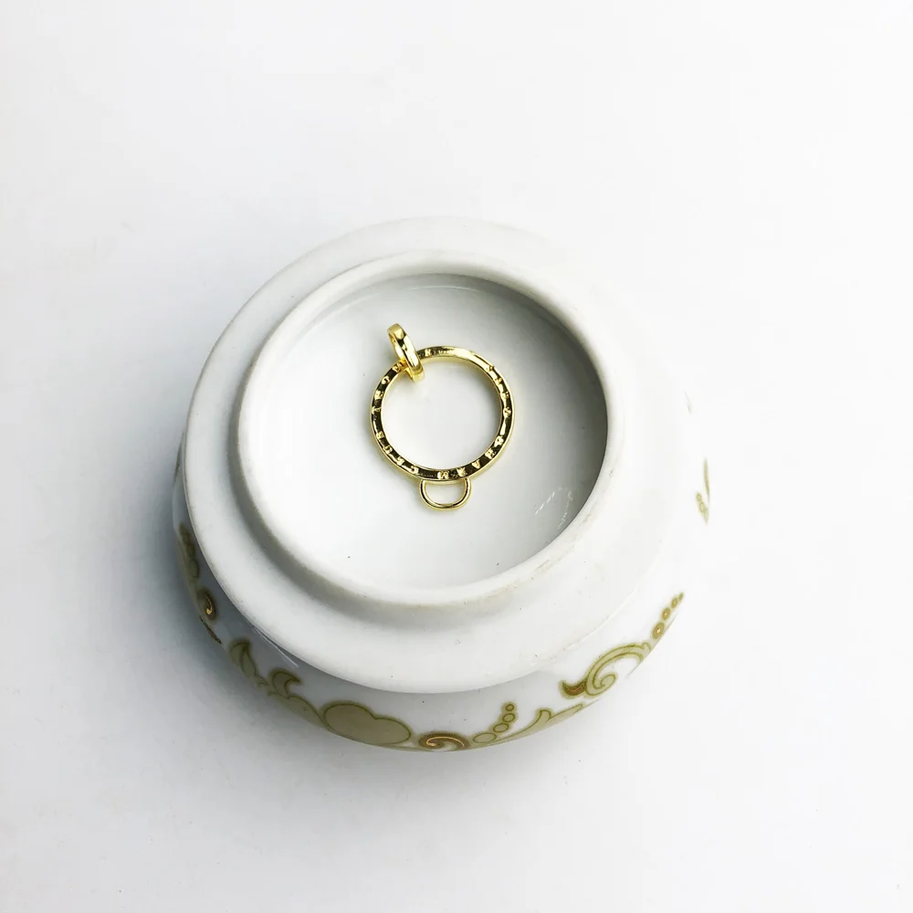 Pendant Charm Carrier Large Gold Color,2019 Brand Fashion Jewelry Europe Bijoux 925 Sterling Silver Gift For Woman Men Club
Pendant Charm Carrier Large Gold Color,2019 Brand Fashion Jewelry Europe Bijoux 925 Sterling Silver Gift For Woman Men Club