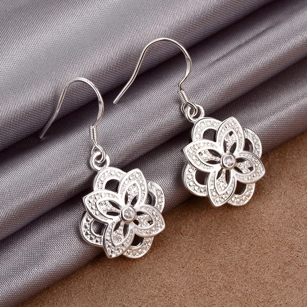 Fashion Silver jewelry European and American popular personality pattern elegant lady zircon earrings
Fashion Silver jewelry European and American popular personality pattern elegant lady zircon earrings