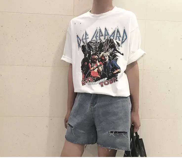 2018 Punk European and American simple letter character round collar white short sleeve T-shirt.
2018 Punk European and American simple letter character round collar white short sleeve T-shirt.