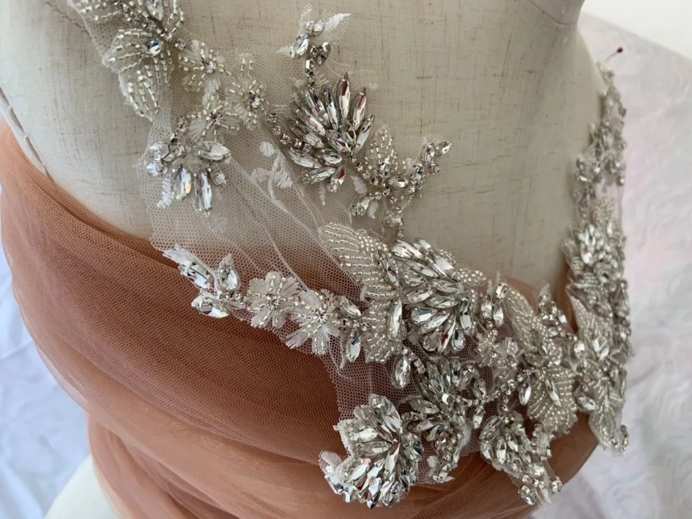 2 pcs Rhinestone bead applique, heavy bead handmade rhinestone florals motif bodice, crystal headpiece
2 pcs Rhinestone bead applique, heavy bead handmade rhinestone florals motif bodice, crystal headpiece