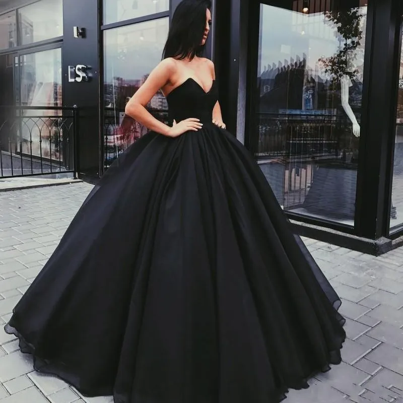 Black Muslim Evening Dresses Ball Gown V-neck Tulle Women Formal Islamic Dubai Floor Length Arabic Long Evening Gown
Black Muslim Evening Dresses Ball Gown V-neck Tulle Women Formal Islamic Dubai Floor Length Arabic Long Evening Gown
