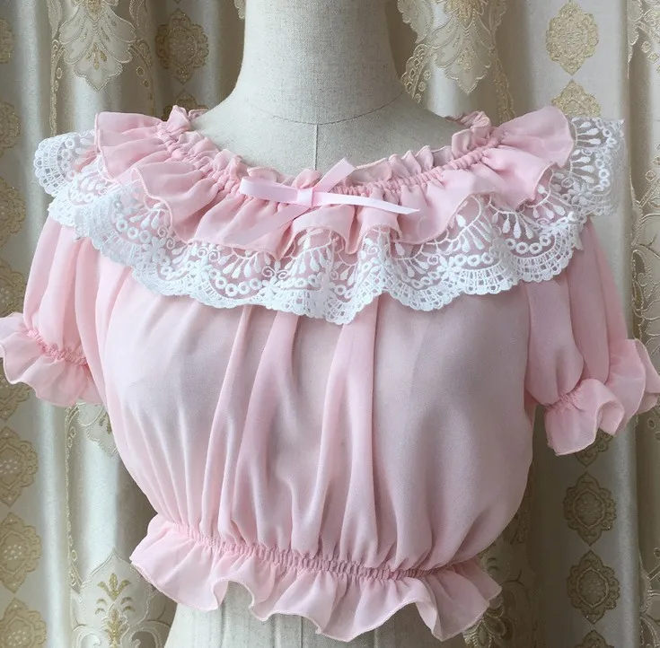 Japanese descent Cute sweet Lolita girl Chiffon Short top Stomacher Wild section Lace shirt Mori Girl Style pink white black red
Japanese descent Cute sweet Lolita girl Chiffon Short top Stomacher Wild section Lace shirt Mori Girl Style pink white black red