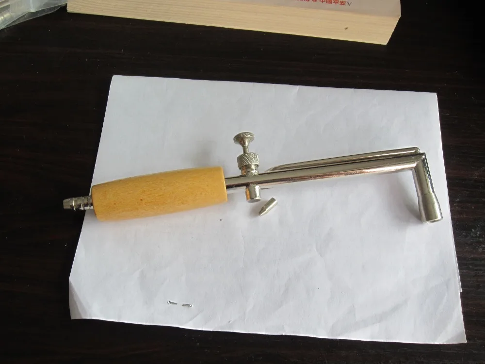Burn Pipe With Wooden Handle Super Large Lighter Soldering Mini Jewelry Welding Torch Gas Cutting Torch Gold Heating Torch
Burn Pipe With Wooden Handle Super Large Lighter Soldering Mini Jewelry Welding Torch Gas Cutting Torch Gold Heating Torch