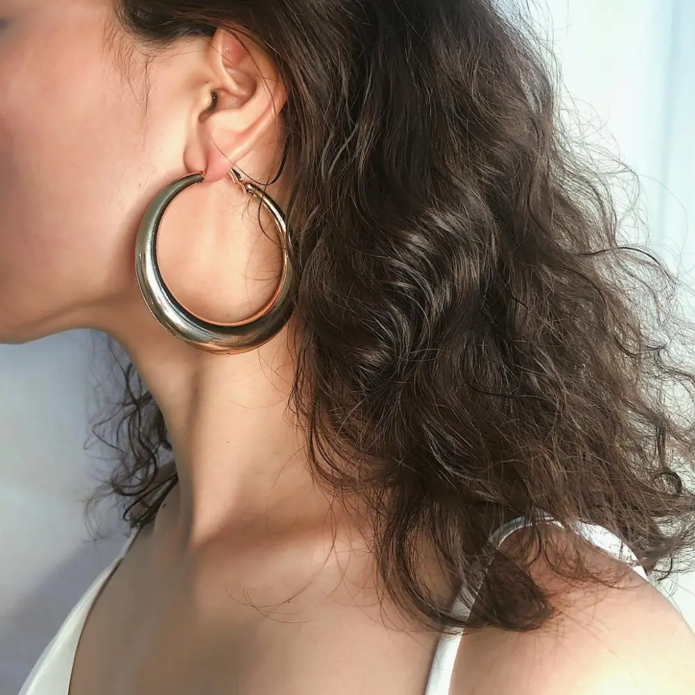 8Seasons New Fashion Gold Minimalist Thick Round Hoops Earrings For Women Wedding Party Club Punk Style Earrings Jewelry, 1 Pair
8Seasons New Fashion Gold Minimalist Thick Round Hoops Earrings For Women Wedding Party Club Punk Style Earrings Jewelry, 1 Pair