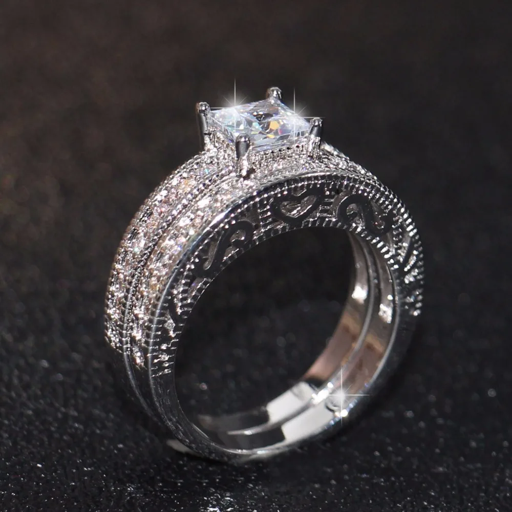 Victoria Brand New Vintage Fashion Jewelry 10KT White Gold Filled Princess Cut 5A Cubic Zirconia CZ Office Women Bridal Ring Set
Victoria Brand New Vintage Fashion Jewelry 10KT White Gold Filled Princess Cut 5A Cubic Zirconia CZ Office Women Bridal Ring Set