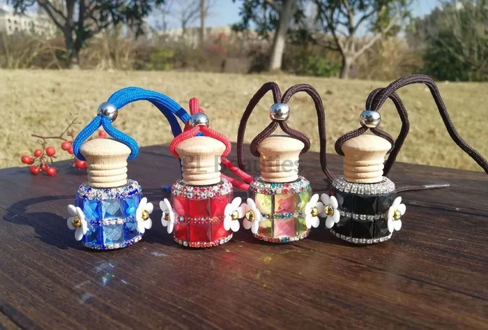 5ml Mini Glass Perfume Bottle With Crystal Diamond For Car Essential Oils Bottle Air Refresher Empty Bottle Cosmetic Containers
5ml Mini Glass Perfume Bottle With Crystal Diamond For Car Essential Oils Bottle Air Refresher Empty Bottle Cosmetic Containers