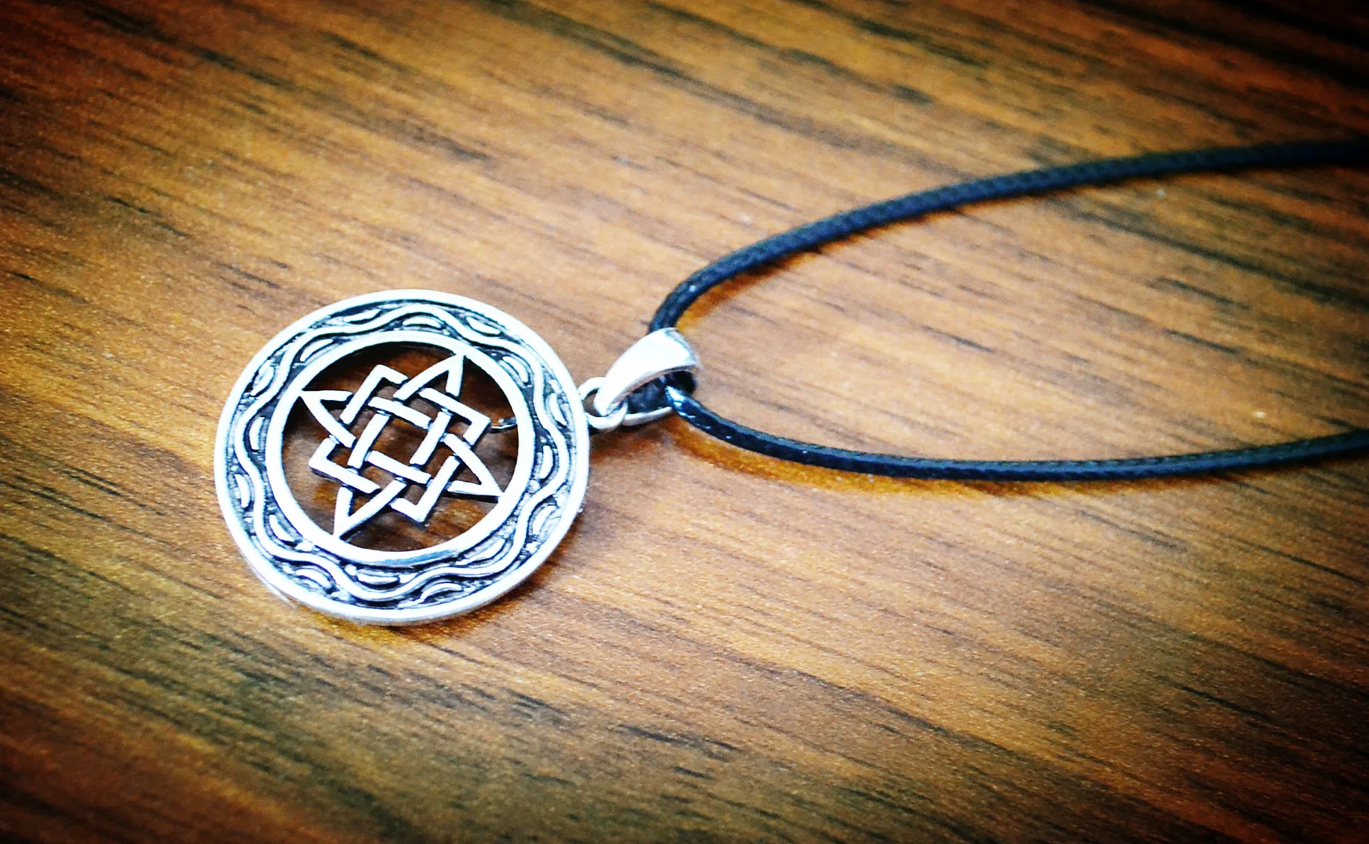 6pcs New Slavic Kolovrat Symbol Pagan Pendant Kolovrat Men jewelry Slavic pendant Classic Kolovrat Pendant Free shipping
6pcs New Slavic Kolovrat Symbol Pagan Pendant Kolovrat Men jewelry Slavic pendant Classic Kolovrat Pendant Free shipping