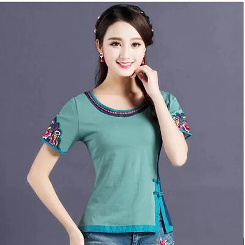 Hot!!!!2017 the summer new national wind restoring ancient ways women's hand embroidery stitching big yards short sleeve T-shirt
Hot!!!!2017 the summer new national wind restoring ancient ways women's hand embroidery stitching big yards short sleeve T-shirt
