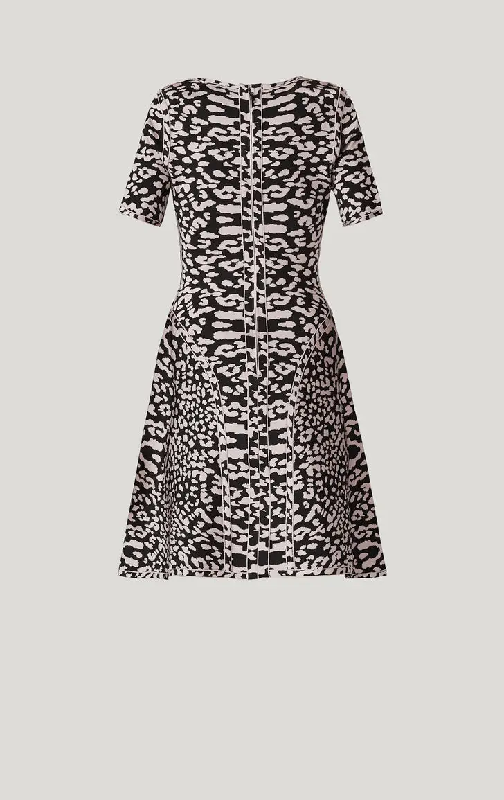 2018 New Arrival Women Print Ball Gown Elegant celebrity Bandage dress V-Neck Short sleeve Vestidos evening Party dresses
2018 New Arrival Women Print Ball Gown Elegant celebrity Bandage dress V-Neck Short sleeve Vestidos evening Party dresses