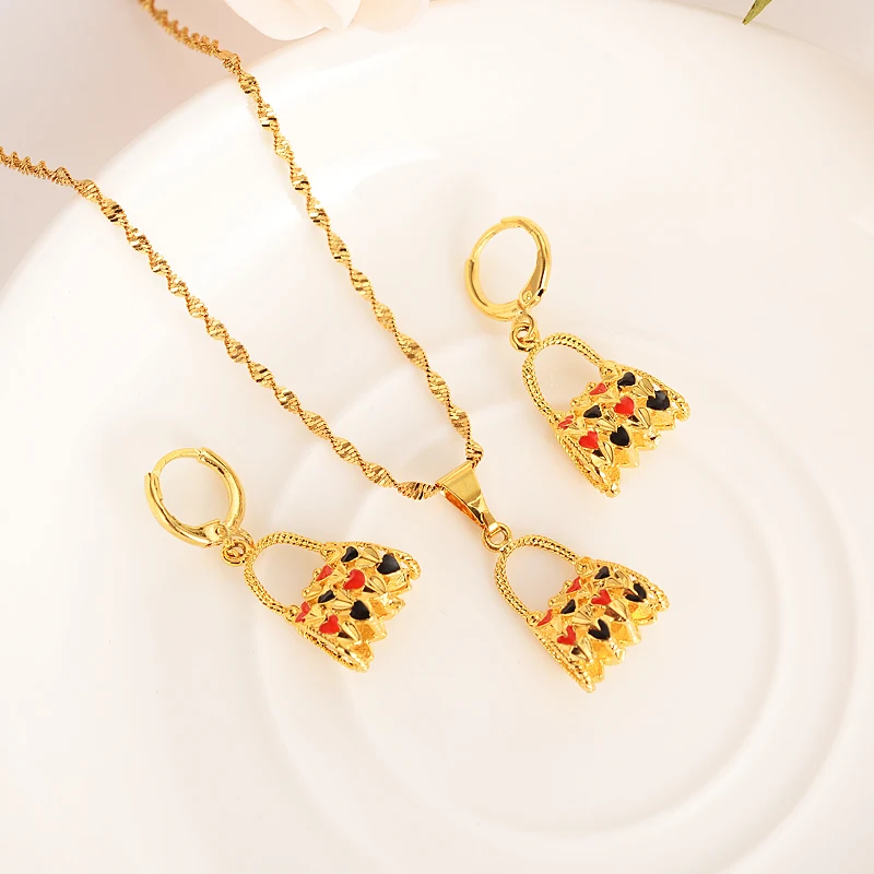 gold PNG Necklace pendant Earrings red stone Set Women Party Gift african women bag blium bridal wedding Jewelry girls charm
gold PNG Necklace pendant Earrings red stone Set Women Party Gift african women bag blium bridal wedding Jewelry girls charm