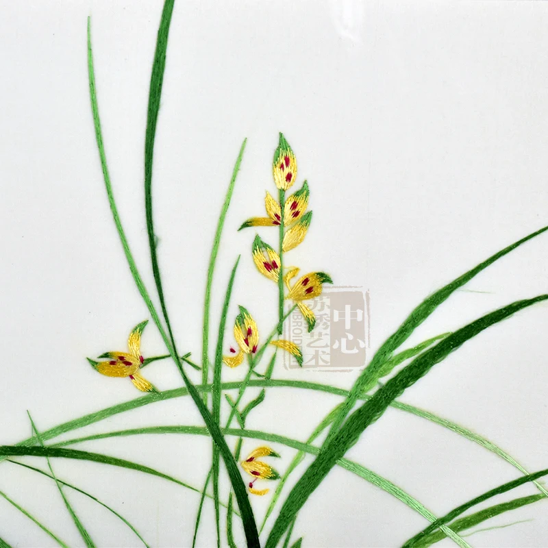 Suzhou embroidery finished product pure manual embroidery 4 silk fine orchid bamboo hanging painting
Suzhou embroidery finished product pure manual embroidery 4 silk fine orchid bamboo hanging painting