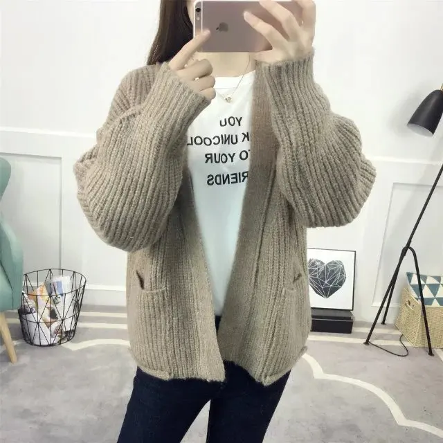 Новинка Осень-зима 2018 женский кардиган пальто Корейская версия однотонный толстый вязаный свитер укороченный Лоо 
Новинка Осень-зима 2018 женский кардиган пальто Корейская версия однотонный толстый вязаный свитер укороченный Лоо