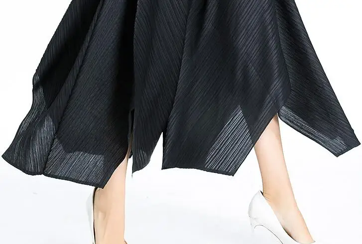 Plus Size Pants Women Wide Leg Trousers Solid Color Black Irregular Elastic Waist Loose Fashion Miyake Pleats Ankle-Length
Plus Size Pants Women Wide Leg Trousers Solid Color Black Irregular Elastic Waist Loose Fashion Miyake Pleats Ankle-Length