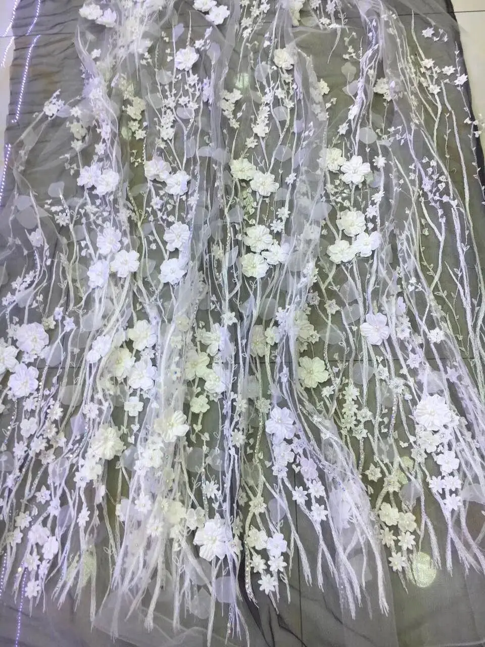 fashionable tulle embroidery french net lace fabric with beads SYJ-1076 for party dress super quality
fashionable tulle embroidery french net lace fabric with beads SYJ-1076 for party dress super quality
