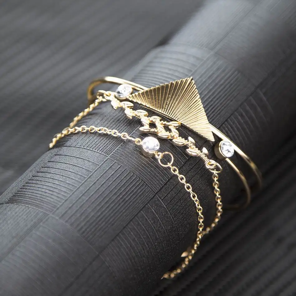 Fashion Crystal Golden Charm Bracelets Set Woman Hollow Leaves Geometry Chain Adjustable Cuff Bracelet Female Party Jewelry Gift
Fashion Crystal Golden Charm Bracelets Set Woman Hollow Leaves Geometry Chain Adjustable Cuff Bracelet Female Party Jewelry Gift