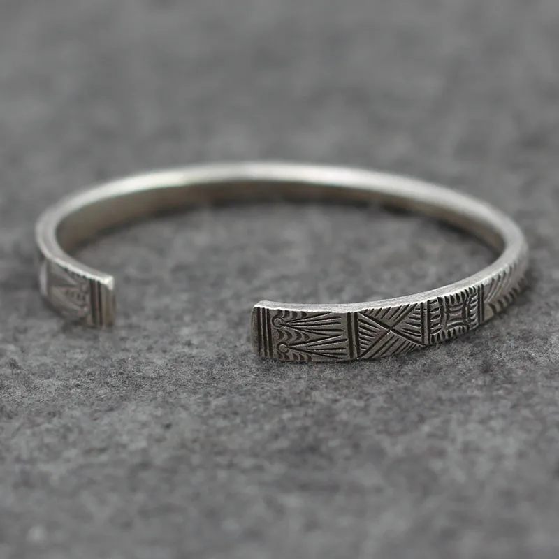 Original New National Wind S925 Sterling Silver Exquisite Carving Open Ended Retro Thai Silver Men And Women Bangle
Original New National Wind S925 Sterling Silver Exquisite Carving Open Ended Retro Thai Silver Men And Women Bangle