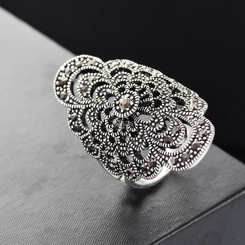 New Vintage Ring Antique SilverColor Jewelry Hollow Hlower Ring For Women Crystal Rhinestone Jewelry J02809
New Vintage Ring Antique SilverColor Jewelry Hollow Hlower Ring For Women Crystal Rhinestone Jewelry J02809