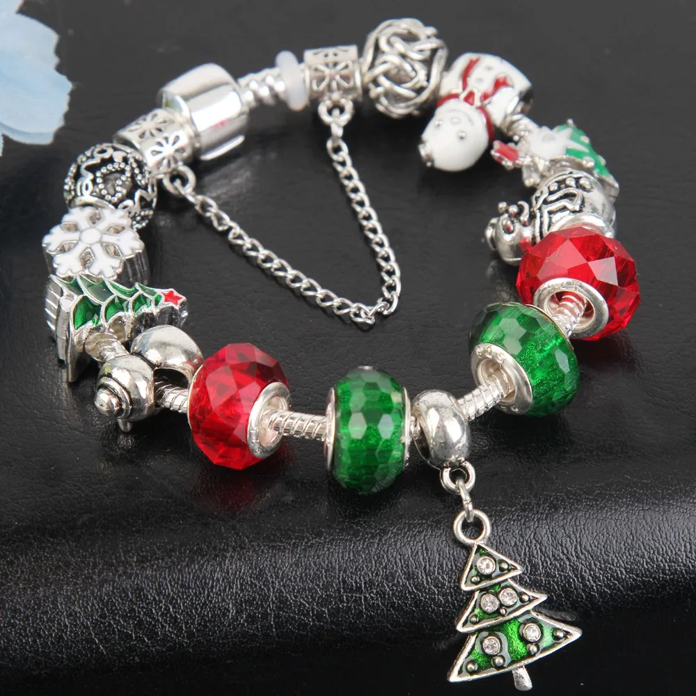 Cute Christmas Bell Pendant Santa Beads Series DIY Suitable for Women Bracelets Beautiful Gifts Preferred Jewelry
Cute Christmas Bell Pendant Santa Beads Series DIY Suitable for Women Bracelets Beautiful Gifts Preferred Jewelry