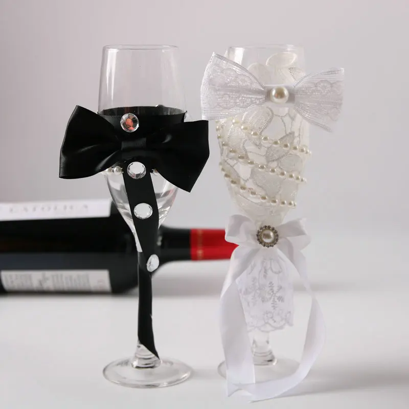 Newest 1 pair wedding wine cup Wedding Bridal Shower Gift wedding Champagne Toasting Glasses Set
Newest 1 pair wedding wine cup Wedding Bridal Shower Gift wedding Champagne Toasting Glasses Set
