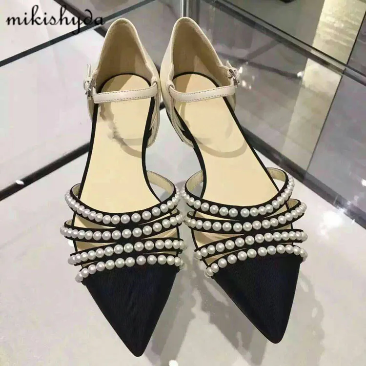 Women Elegent Pearl Sandal Ladies Designer Cut Out Flats Pointy Toe Strappy Summer Shoes Studded Gladiator Sandals Zapatos Para
Women Elegent Pearl Sandal Ladies Designer Cut Out Flats Pointy Toe Strappy Summer Shoes Studded Gladiator Sandals Zapatos Para