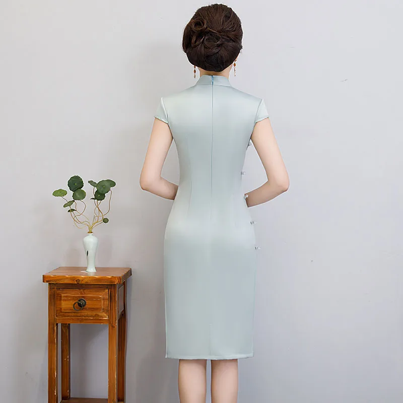 2019 Novelty Knee Length Cheongsam Chinese style Mandarin Collar Dress Womens Summer Rayon Qipao Slim Party Dresses Vestido
2019 Novelty Knee Length Cheongsam Chinese style Mandarin Collar Dress Womens Summer Rayon Qipao Slim Party Dresses Vestido