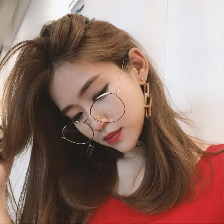 Women Optical Metal Art Feather Decoration Eyeglasses Frame Retro Plain Mirror Myopia Computer Beautify Eyewear Glasses
Women Optical Metal Art Feather Decoration Eyeglasses Frame Retro Plain Mirror Myopia Computer Beautify Eyewear Glasses