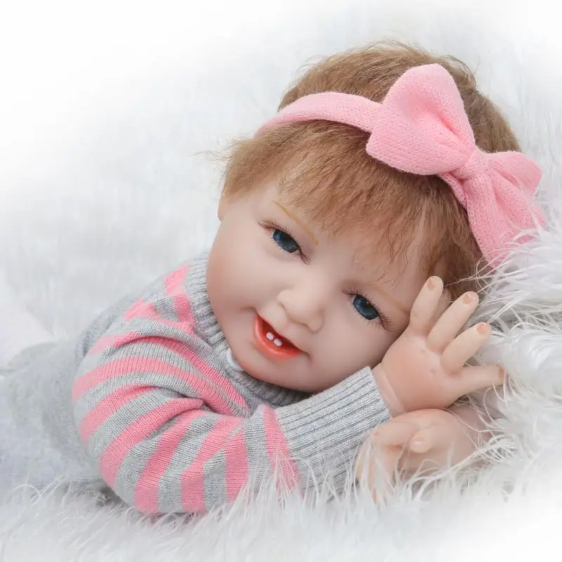 55cm Handmade Lifelike Baby Girl Doll Silicone Vinyl Reborn Bebe Doll Newborn Dolls+Clothes Kids Gifts
55cm Handmade Lifelike Baby Girl Doll Silicone Vinyl Reborn Bebe Doll Newborn Dolls+Clothes Kids Gifts
