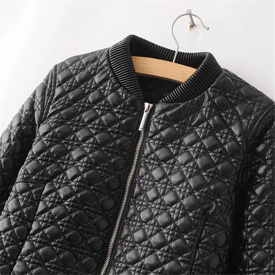 Faux Sheepskin Coat PU Leather Jacket Women 2020 Winter Short Bomber Padded Cardigan Solid Warm Zipper Basic Outerwear OK360
Faux Sheepskin Coat PU Leather Jacket Women 2020 Winter Short Bomber Padded Cardigan Solid Warm Zipper Basic Outerwear OK360