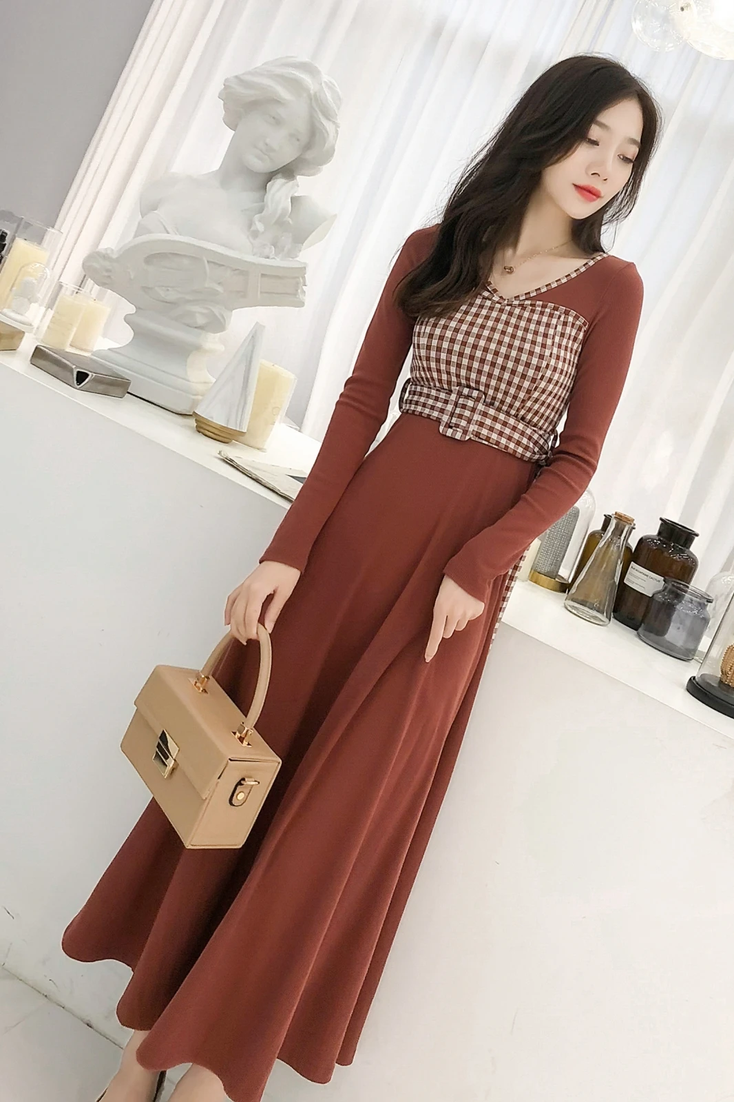 2021 Autumn Winter Plaid Midi Dresses Women Elegant Sweater Casual High Waist Dress Party Long Sleeve Runway Knitted Vestidos
2021 Autumn Winter Plaid Midi Dresses Women Elegant Sweater Casual High Waist Dress Party Long Sleeve Runway Knitted Vestidos