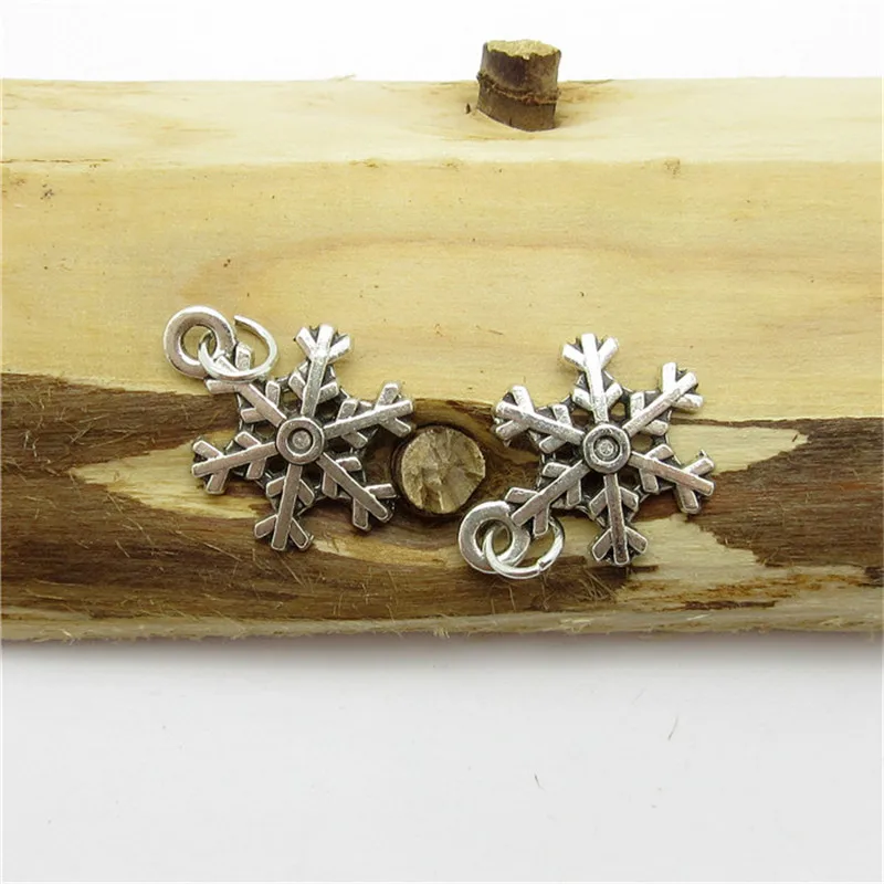 90PCS (18*13mm )Antique Silver Snowflake Charms alloy pendant fit European Bracelets DIY Jewelry Making
90PCS (18*13mm )Antique Silver Snowflake Charms alloy pendant fit European Bracelets DIY Jewelry Making
