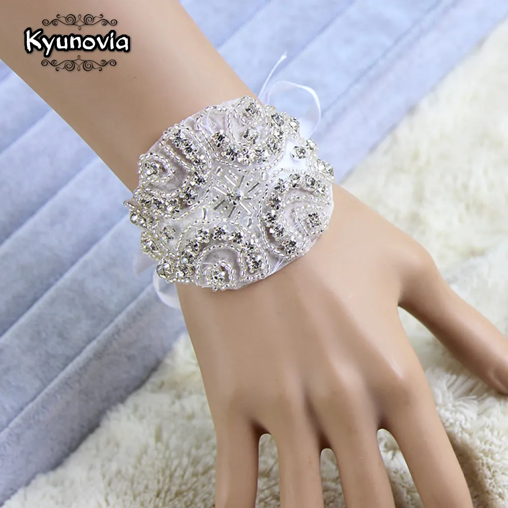 Kyunovia Adjustable Silk Ribbon Bridal Bracelet Corsage Wedding Party Prom Crystal Rhinestone Bridal Wrist Corsage D33
Kyunovia Adjustable Silk Ribbon Bridal Bracelet Corsage Wedding Party Prom Crystal Rhinestone Bridal Wrist Corsage D33