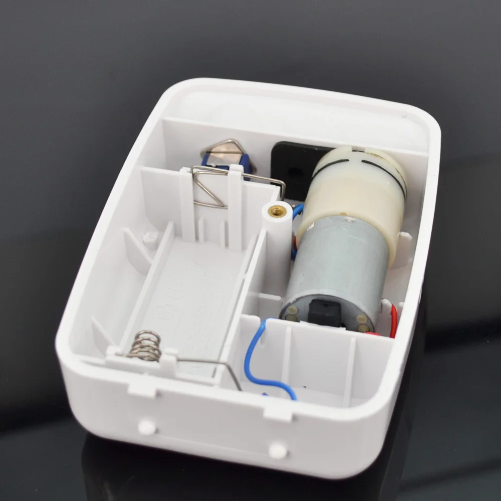 Portable Large Power Battery Air Pump Fishing Aerator Multi Speed Oxygenated Live Bait Aquarium Super Quiet Water-Resistant
Portable Large Power Battery Air Pump Fishing Aerator Multi Speed Oxygenated Live Bait Aquarium Super Quiet Water-Resistant