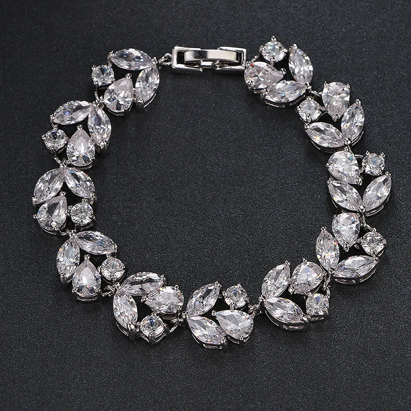 Beautiful Clear Rhinestone Bracelets For Women Christmas Gifts Jewelry Wholesale Price Charm Bracelets&Bangles B-013
Beautiful Clear Rhinestone Bracelets For Women Christmas Gifts Jewelry Wholesale Price Charm Bracelets&Bangles B-013