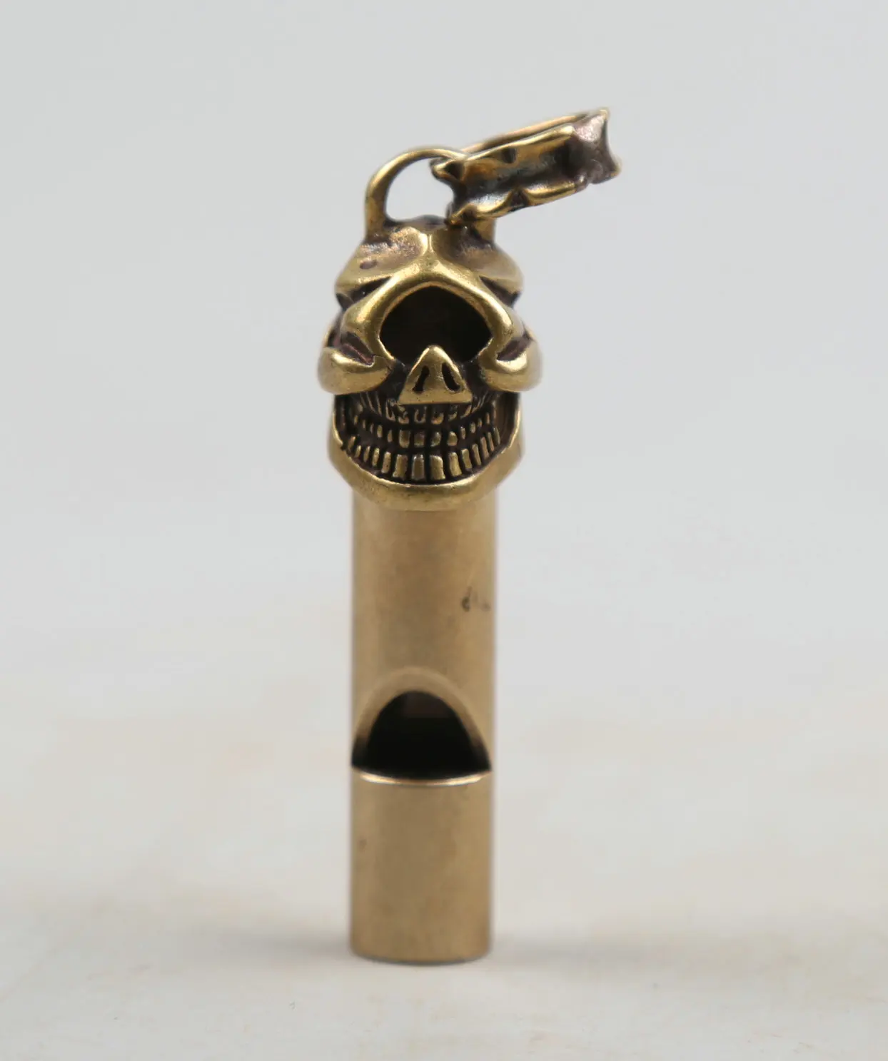 58MM/2.3" Collection Curio Rare Chinese Fengshui Bronze Exquisite Skull Death's Head Whistle Pendant Statue Statuary 23g
58MM/2.3" Collection Curio Rare Chinese Fengshui Bronze Exquisite Skull Death's Head Whistle Pendant Statue Statuary 23g