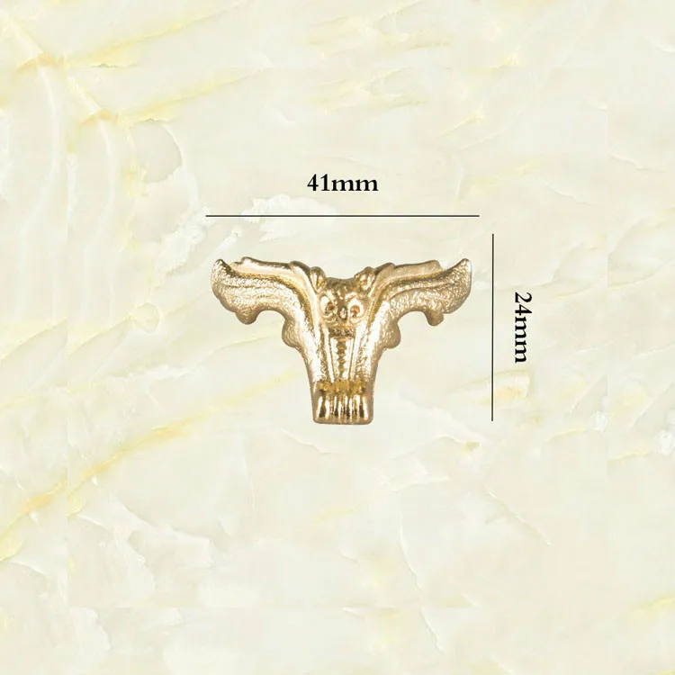 4Pcs 41mm*24mm Wood Box Gold Feet Leg Corner Protector Triangle Decorative Bracket Furniture Protector Hardware
4Pcs 41mm*24mm Wood Box Gold Feet Leg Corner Protector Triangle Decorative Bracket Furniture Protector Hardware