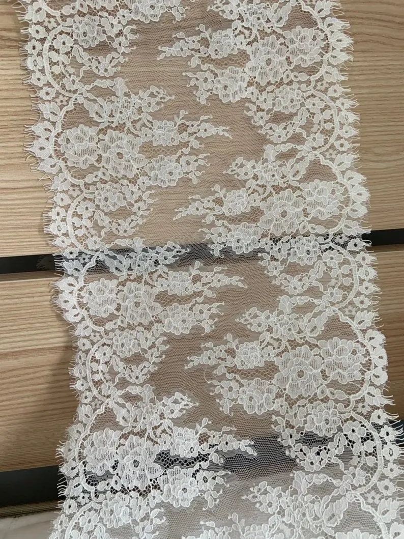 3 yards Off White Chantilly Lace Trim Double Motif Lace Trim With Eyelash Fringe
3 yards Off White Chantilly Lace Trim Double Motif Lace Trim With Eyelash Fringe