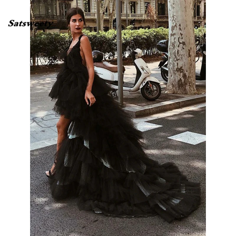 Gorgeous Black Tiered Tulle Prom Dresses Deep V Neck Spaghetti Straps Backless High Low Evening Gowns Formal Party Dresses
Gorgeous Black Tiered Tulle Prom Dresses Deep V Neck Spaghetti Straps Backless High Low Evening Gowns Formal Party Dresses