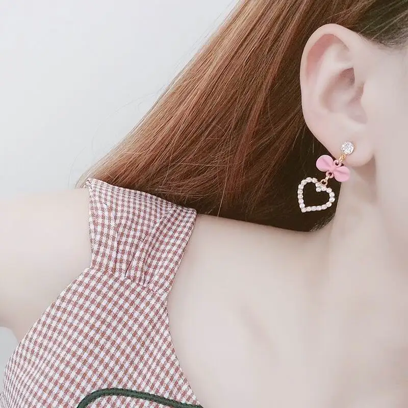 MENGJIQIAO 2018 New Cute Sweet Bowknot Rhinestone Love Heart Asymmetric Earrings For Women Transparent Crystal Tassel Pendientes
MENGJIQIAO 2018 New Cute Sweet Bowknot Rhinestone Love Heart Asymmetric Earrings For Women Transparent Crystal Tassel Pendientes