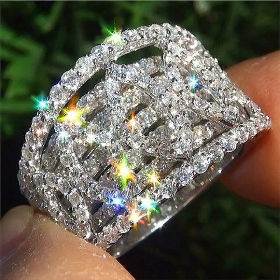 Luxury Sparking Silver Plated Jewelry Vintage Wedding Rings For Women AAA+ Zircon Stone Promise Engagement anel
Luxury Sparking Silver Plated Jewelry Vintage Wedding Rings For Women AAA+ Zircon Stone Promise Engagement anel