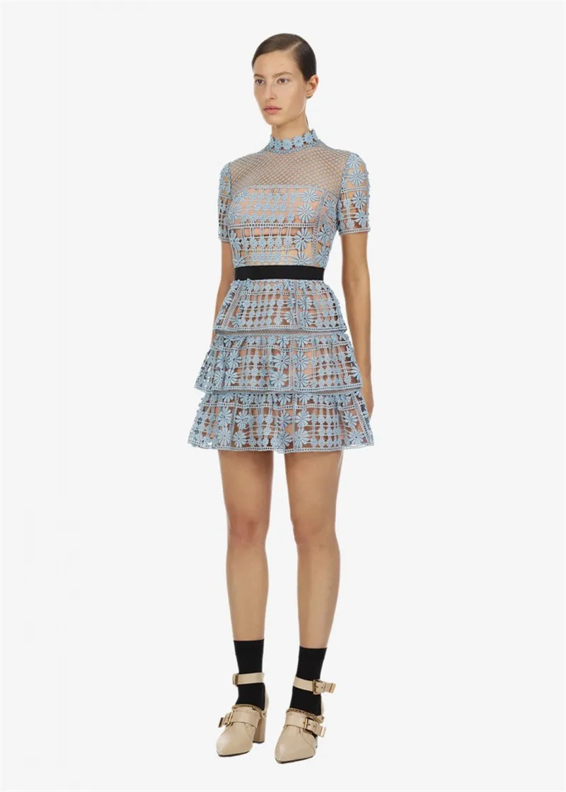 2019 Runway Dress Designers Sexy Hollow Out Solid Blue Lace Dress Elegant Party Club Cake Ruffle Women Vestidos
2019 Runway Dress Designers Sexy Hollow Out Solid Blue Lace Dress Elegant Party Club Cake Ruffle Women Vestidos