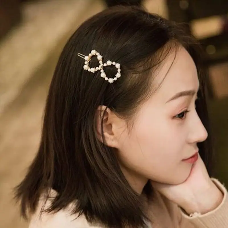 Women Glitter Metal Alloy Side Hair Clip Luxury Faux Pearl Embellishment Hairpin Minimalist Bowknot Geometric Shape Vintage
Women Glitter Metal Alloy Side Hair Clip Luxury Faux Pearl Embellishment Hairpin Minimalist Bowknot Geometric Shape Vintage