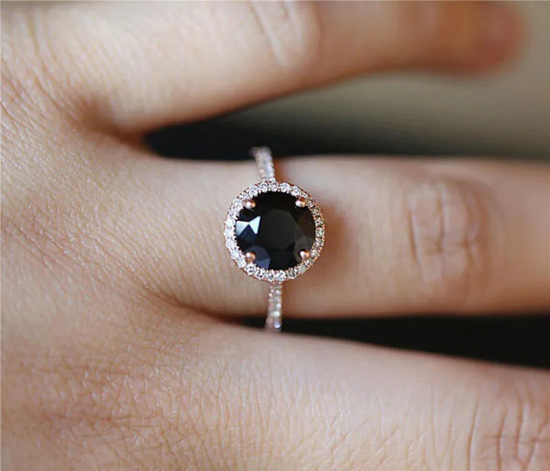 Fashion vintage black Rings for women Rrendy retro Zircon Stone Ring Classic rhinestone filled Finger Rings girl female gift
Fashion vintage black Rings for women Rrendy retro Zircon Stone Ring Classic rhinestone filled Finger Rings girl female gift
