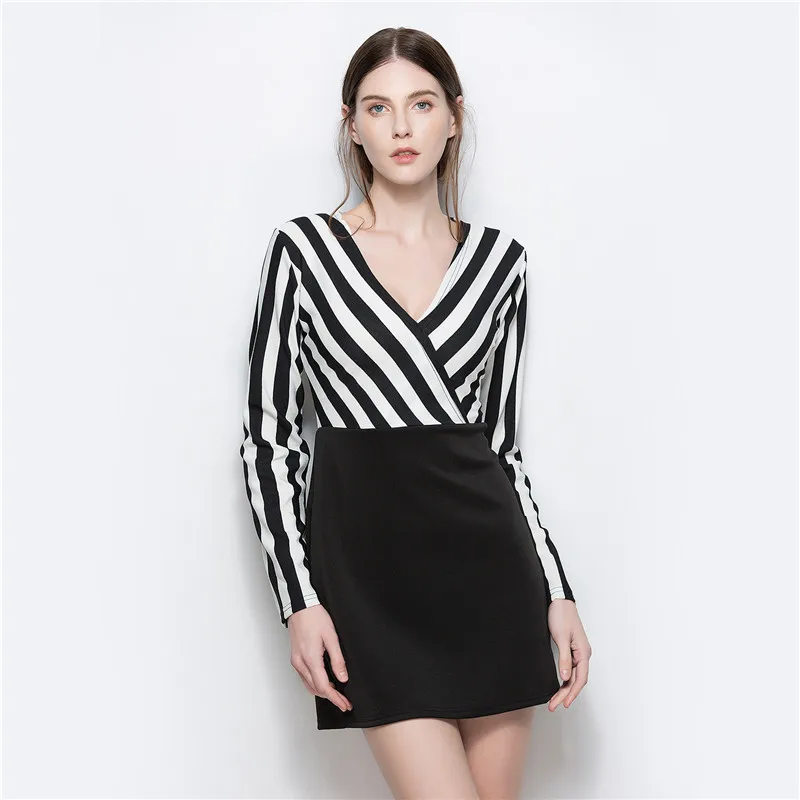 YYFS 2019 New Sexy Women Autumn V-Neck Striped Dress Fashion Summer Black And White Striped Casual office work dresses vestidos
YYFS 2019 New Sexy Women Autumn V-Neck Striped Dress Fashion Summer Black And White Striped Casual office work dresses vestidos