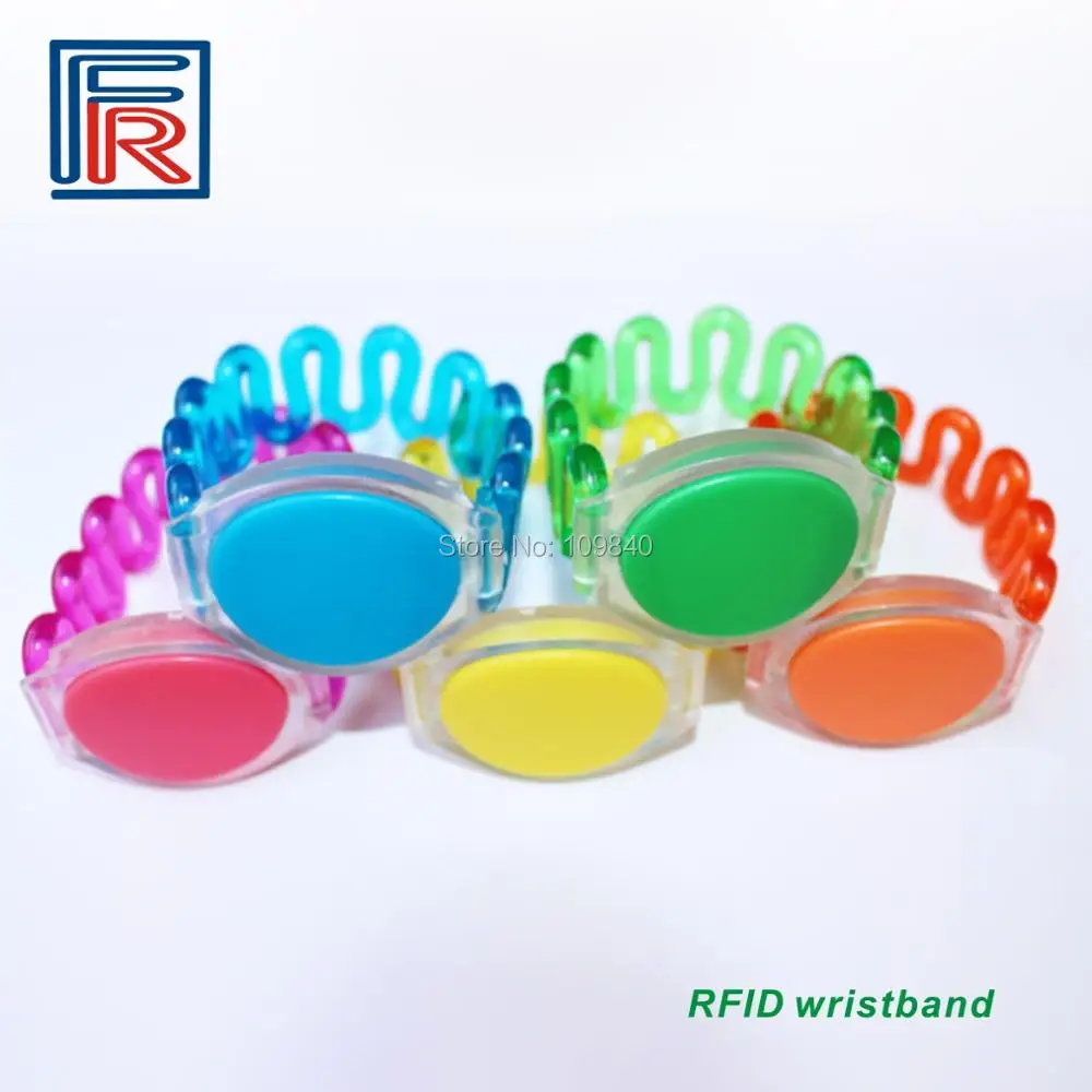2020 High quality RFID waterproof wristband with ISO14443A 1k BYTE chip for swimming pools water park watch card 50pcs
2020 High quality RFID waterproof wristband with ISO14443A 1k BYTE chip for swimming pools water park watch card 50pcs