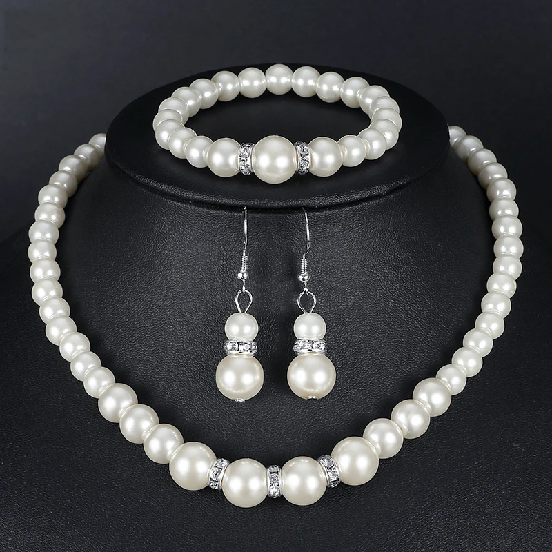 Fashion Costume Imitation Pearl Necklace Earrings Bracelet Jewelry Sets Classic Silver Plated Clear Crystal Top Elegant Gift
Fashion Costume Imitation Pearl Necklace Earrings Bracelet Jewelry Sets Classic Silver Plated Clear Crystal Top Elegant Gift