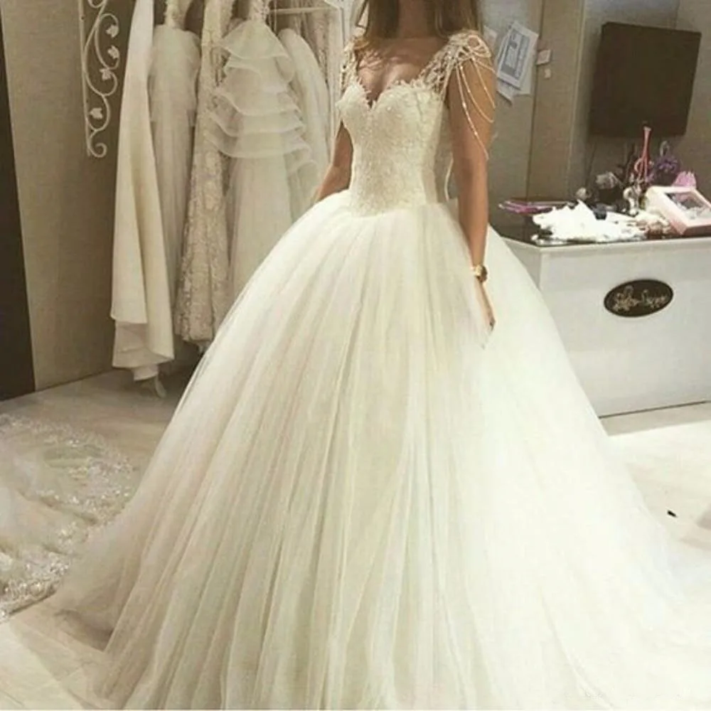Ball Gown 2017 Wedding Dress Vestidos De Novia Beading V-Neck Tulle Gown Appliques Bridal Dresses Robe De Marrige Crystal
Ball Gown 2017 Wedding Dress Vestidos De Novia Beading V-Neck Tulle Gown Appliques Bridal Dresses Robe De Marrige Crystal
