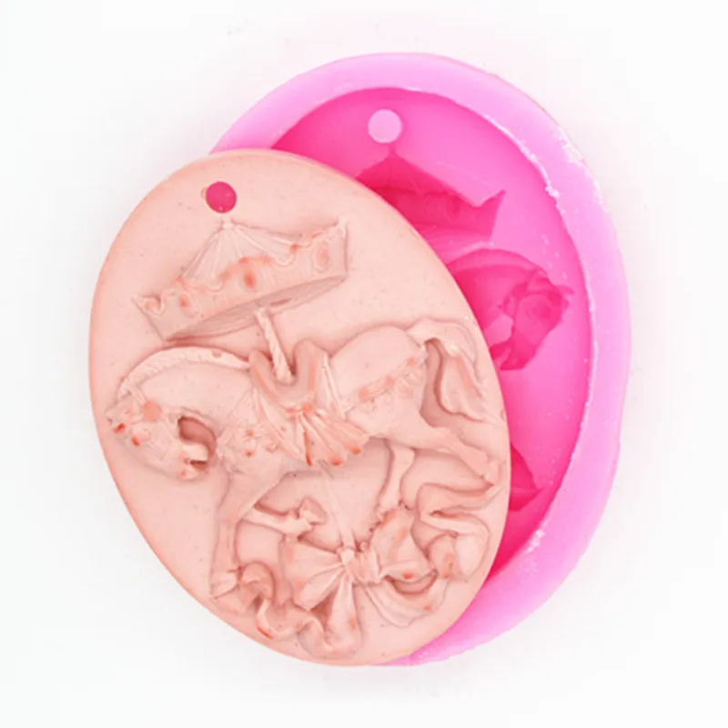 Wholesale classic Trojan horse solid aromatherapy gypsum mould DIY silicone clay mold fashion car pendant molding tool
Wholesale classic Trojan horse solid aromatherapy gypsum mould DIY silicone clay mold fashion car pendant molding tool