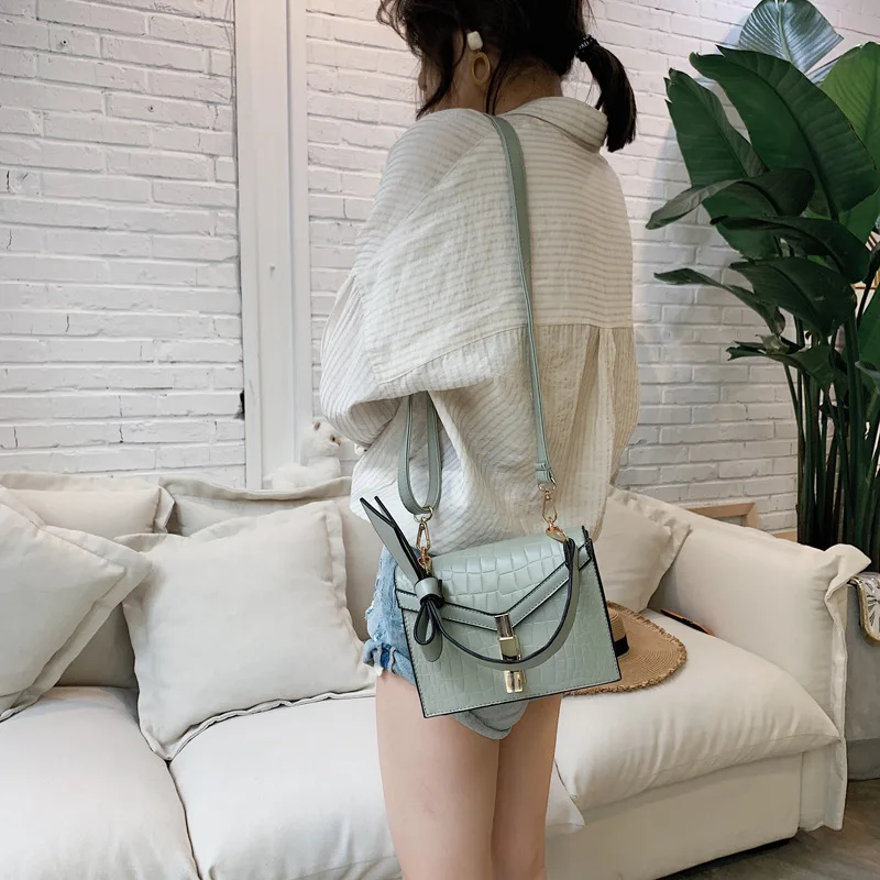 Fashion Solid Color Stone Pattern Women Messenger Bags 2019 New Broadband Wild Messenger Bag Fashion Ladies Shoulder Bag DG422
Fashion Solid Color Stone Pattern Women Messenger Bags 2019 New Broadband Wild Messenger Bag Fashion Ladies Shoulder Bag DG422